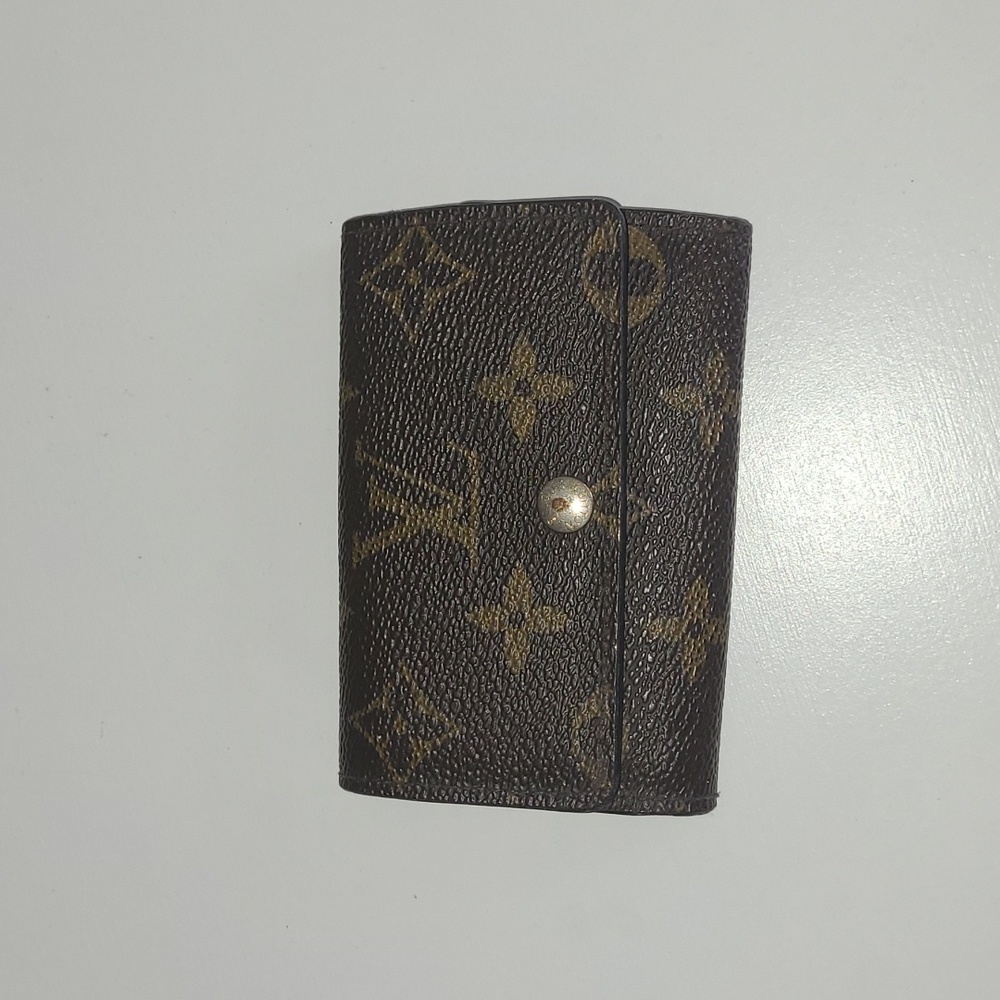 Louis Vuitton 6 Key Holder